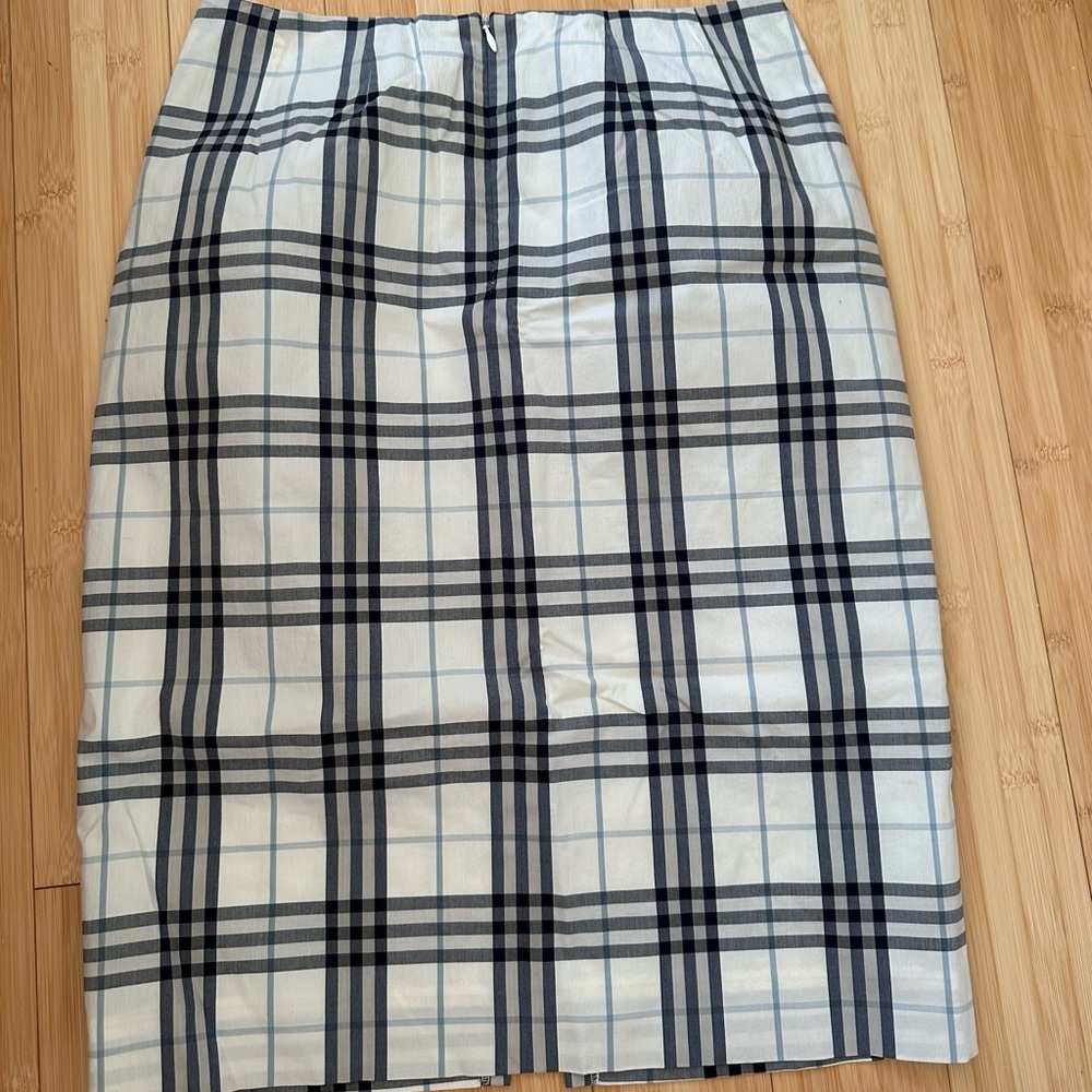 Burberry skirt